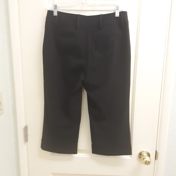 Black capris, size 6P - Picture 4 of 4